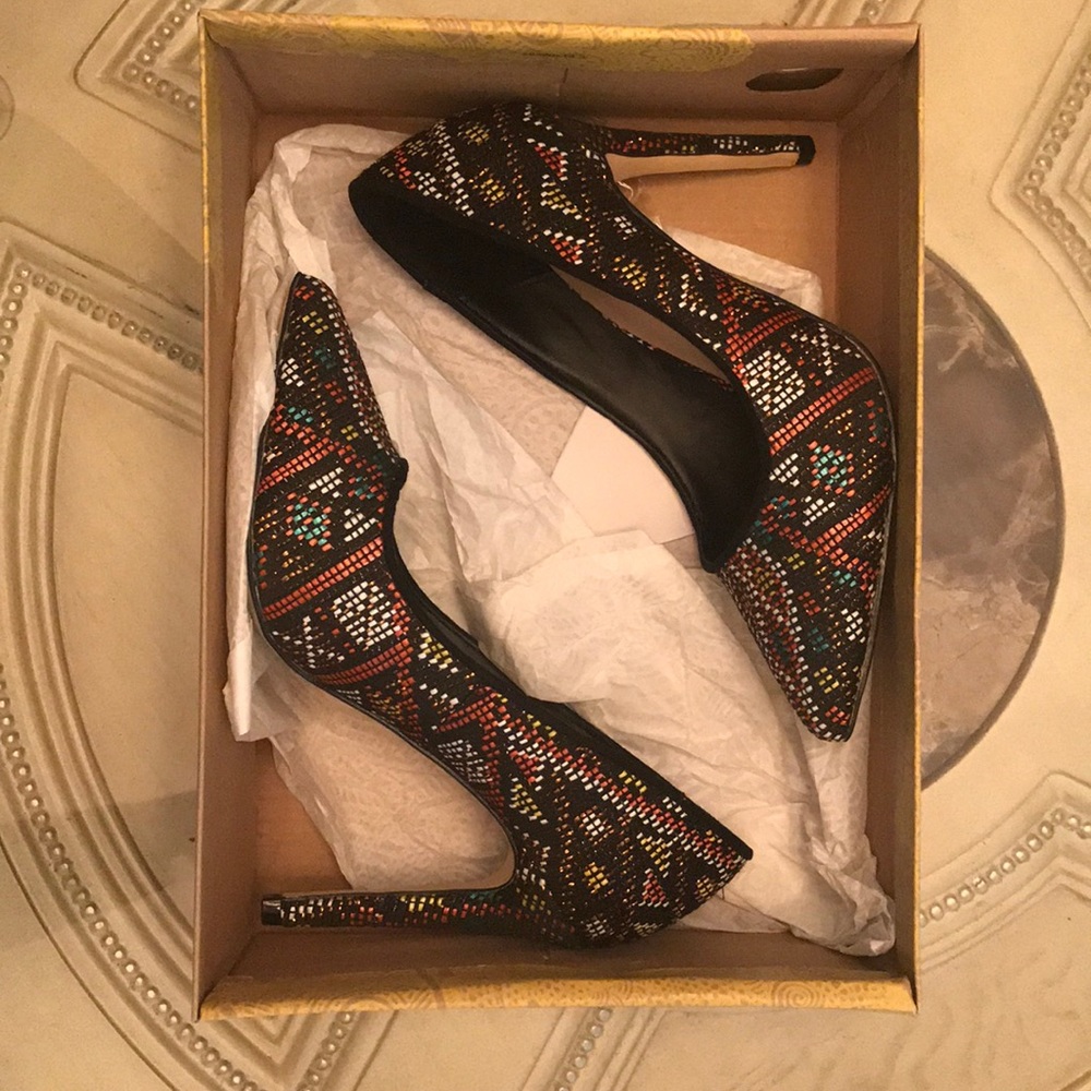 Mix. No. 6 (DSW) Black/Multi, Tribal Print Pump